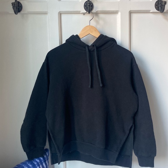 Everlane Tops - Everlane Black Cropped Hoodie